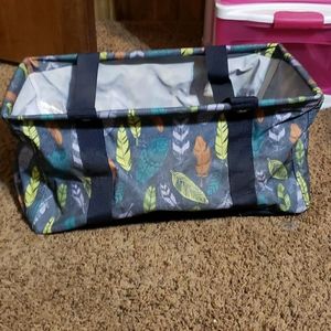 Medium utility tote